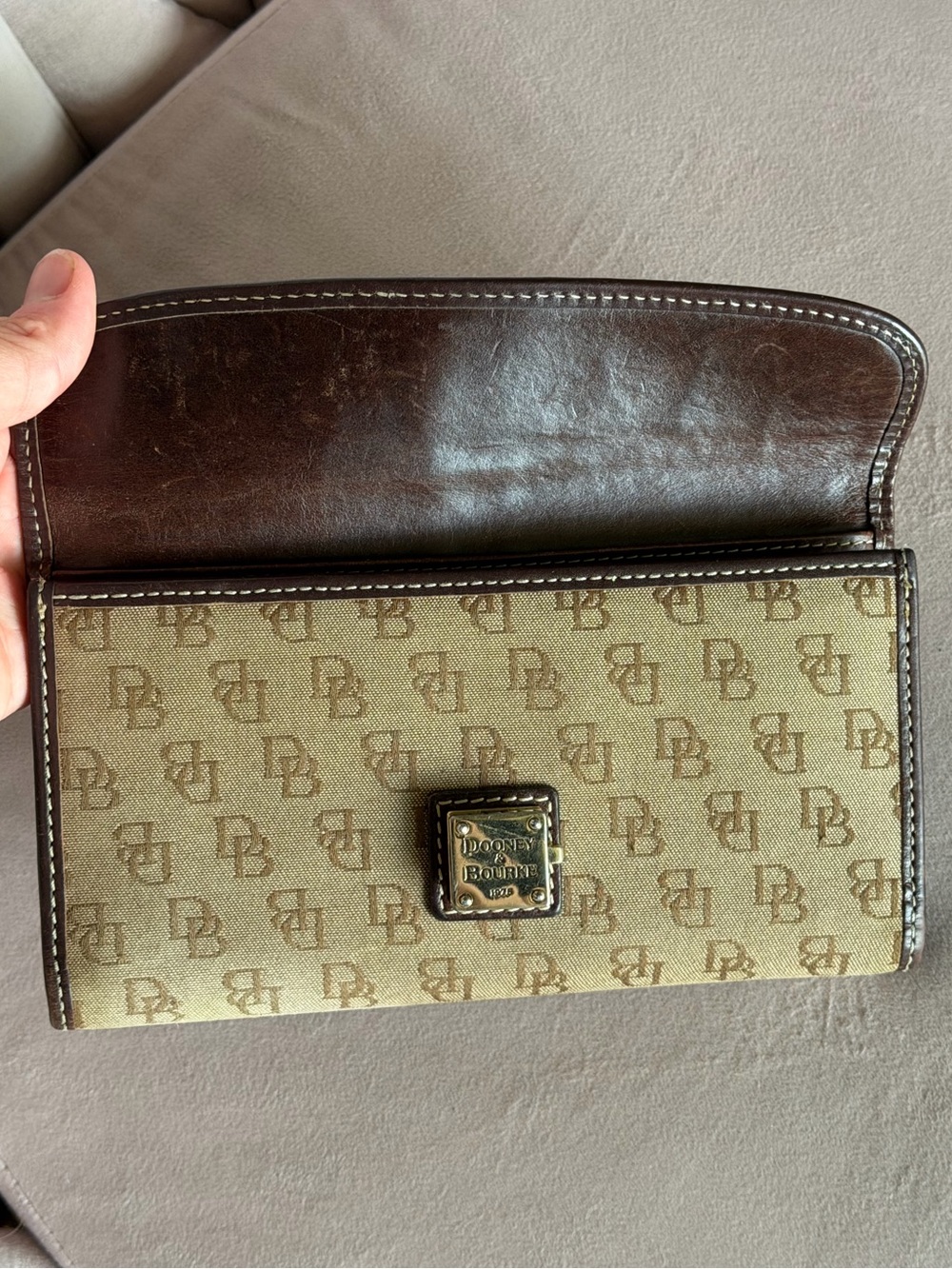 Dooney & Bourke Vintage Continental Khaki Signature Wallet Checkbook Holder Set - Picture 12 of 16